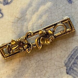 Gilded Glories Brooch